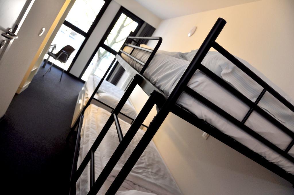 Dreibettzimmer mit eigenem Bad